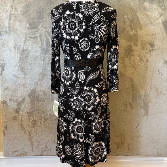 NWT Paisley Floral Monochrome Belted Stretch Dress Sz 16 - Picture 6 of 10